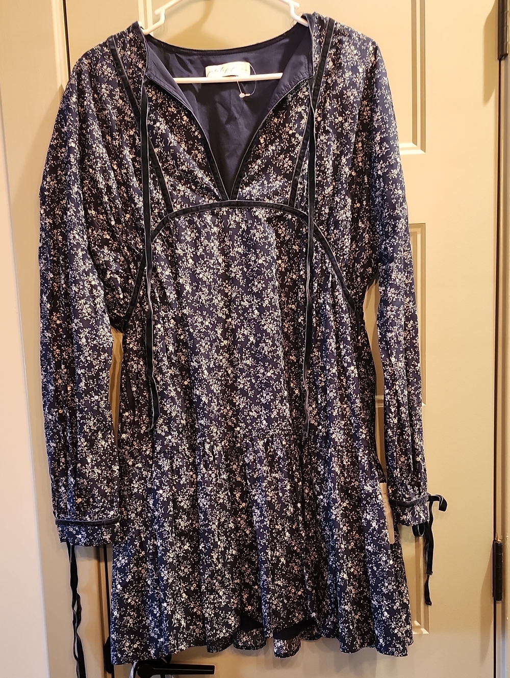 Brand New Petal & Pup Navy Floral Mini Dress Large